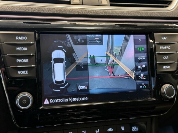 skoda-superb-diesel-2016-big-24