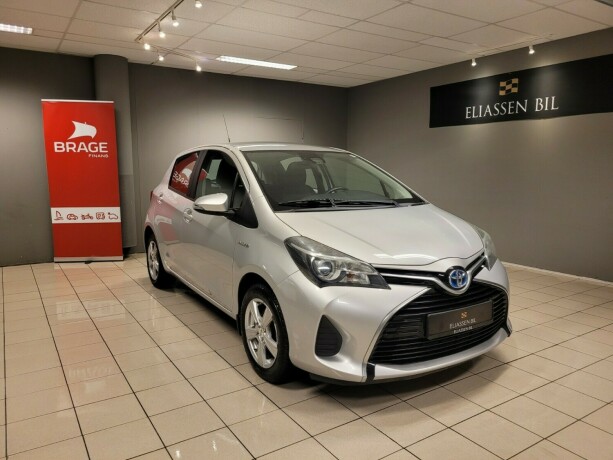 toyota-yaris-elektrisitetbensin-2016-big-10