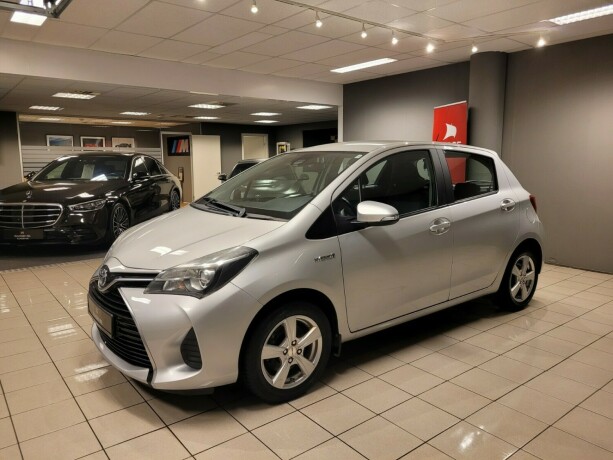 toyota-yaris-elektrisitetbensin-2016-big-7