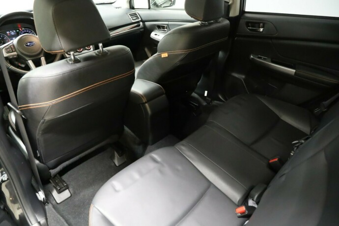 subaru-xv-bensin-2016-big-11