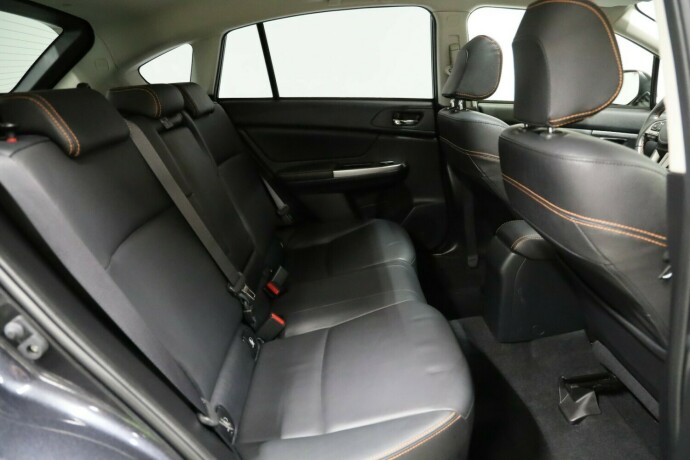 subaru-xv-bensin-2016-big-12