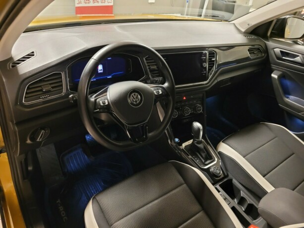 volkswagen-t-roc-bensin-2018-big-23