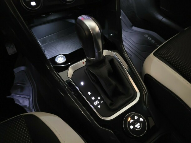 volkswagen-t-roc-bensin-2018-big-25