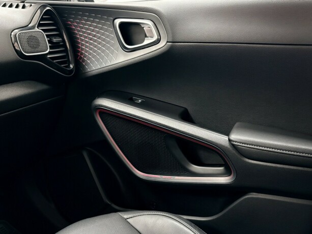 kia-e-soul-elektrisitet-2023-big-30