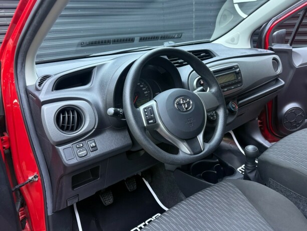 toyota-yaris-bensin-2012-big-10