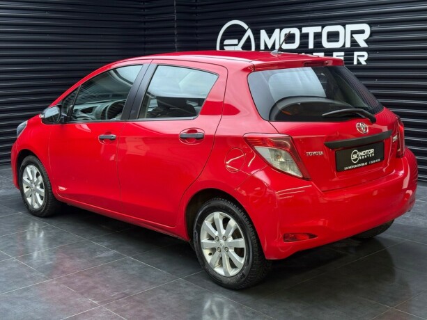 toyota-yaris-bensin-2012-big-1