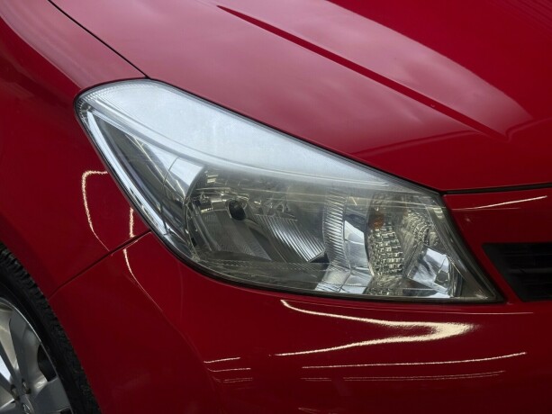 toyota-yaris-bensin-2012-big-3