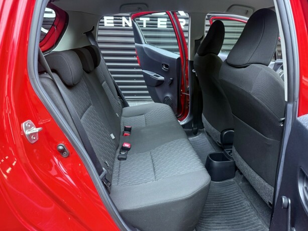 toyota-yaris-bensin-2012-big-22