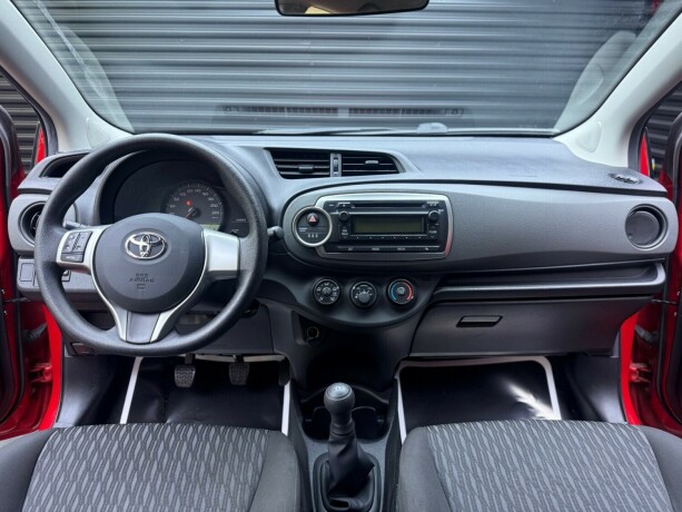 toyota-yaris-bensin-2012-big-9