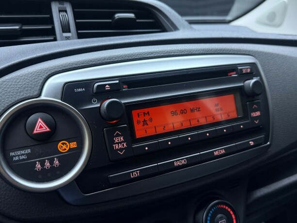 toyota-yaris-bensin-2012-big-16