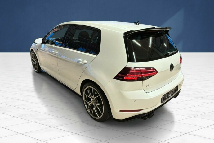 volkswagen-golf-bensin-2018-big-5