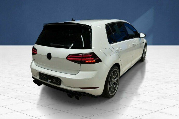 volkswagen-golf-bensin-2018-big-3