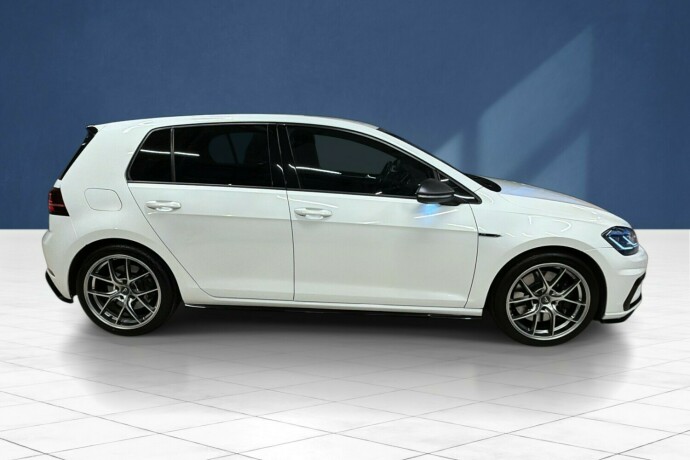 volkswagen-golf-bensin-2018-big-2