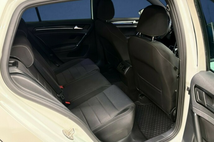 volkswagen-golf-bensin-2018-big-15