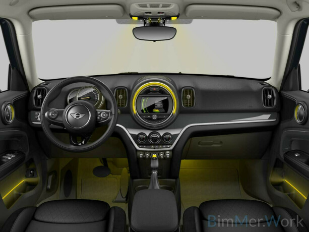 mini-countryman-elektrisitetbensin-2018-big-1