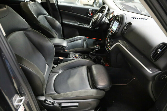 mini-countryman-elektrisitetbensin-2018-big-5