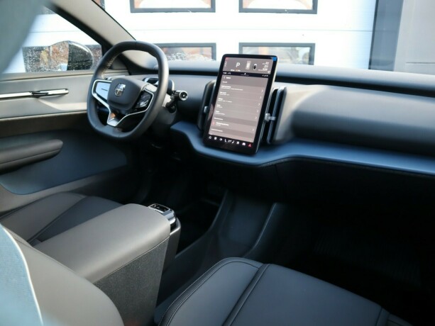 volvo-ex30-elektrisitet-2024-big-12
