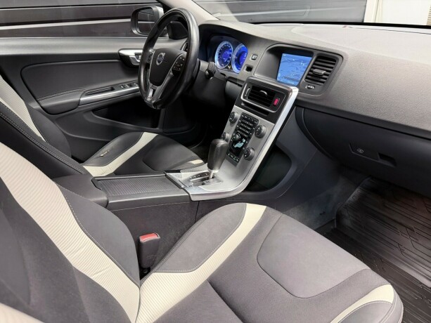 volvo-s60-bensin-2011-big-14