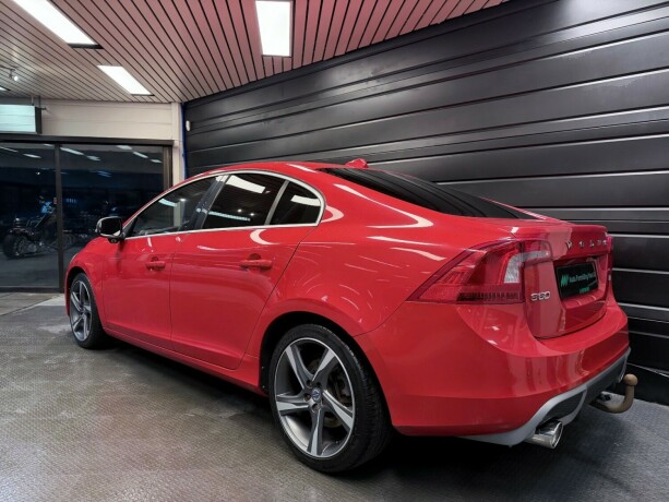 volvo-s60-bensin-2011-big-4