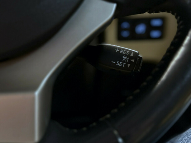 lexus-nx-300h-bensin-2015-big-19