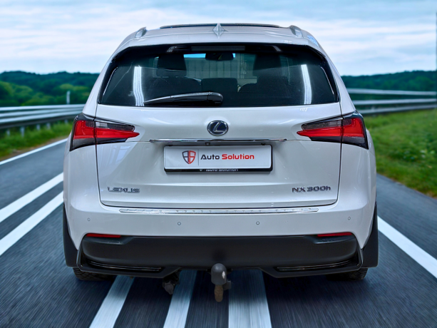 lexus-nx-300h-bensin-2015-big-3