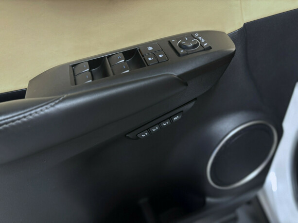 lexus-nx-300h-bensin-2015-big-25