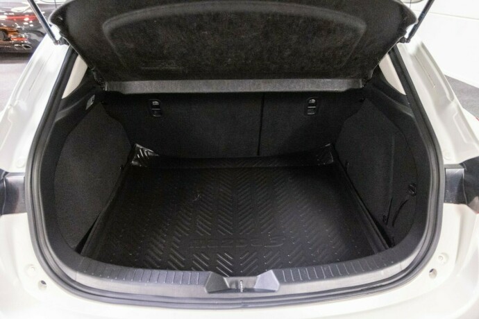 mazda-3-diesel-2015-big-7