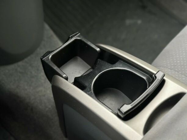 toyota-prius-bensin-2008-big-19