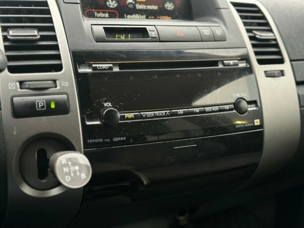 toyota-prius-bensin-2008-big-20