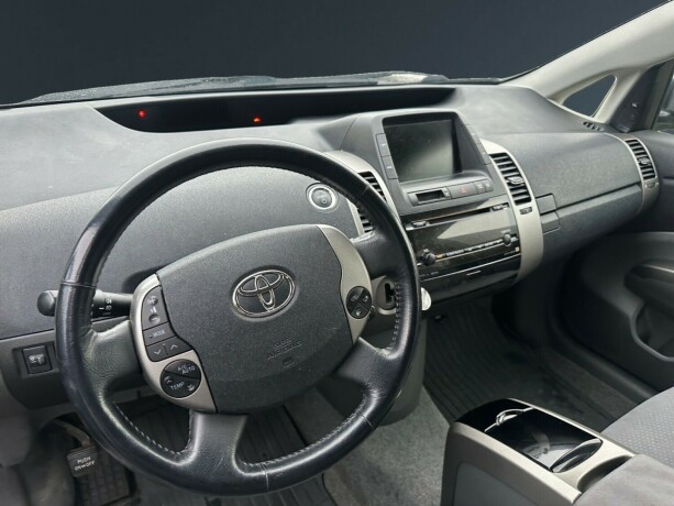 toyota-prius-bensin-2008-big-9