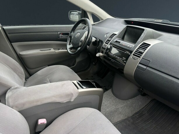 toyota-prius-bensin-2008-big-11