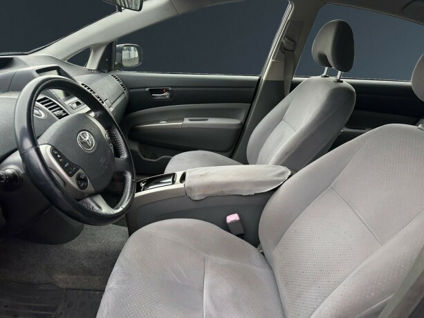 toyota-prius-bensin-2008-big-8