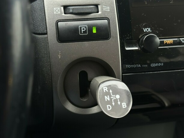 toyota-prius-bensin-2008-big-27