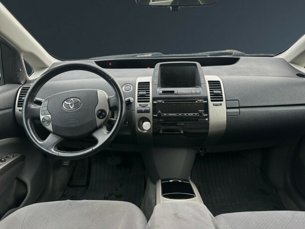 toyota-prius-bensin-2008-big-10