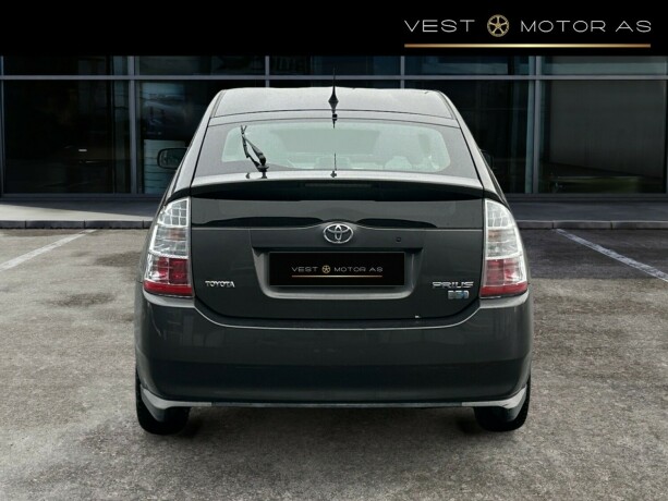 toyota-prius-bensin-2008-big-5