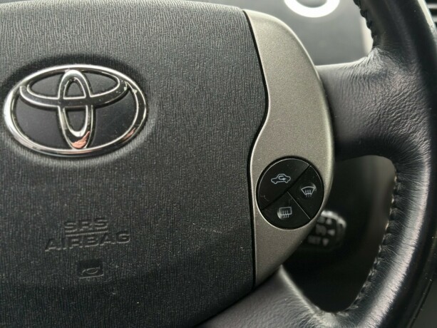 toyota-prius-bensin-2008-big-16