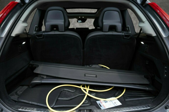 volvo-xc-90-elektrisitetbensin-2017-big-36