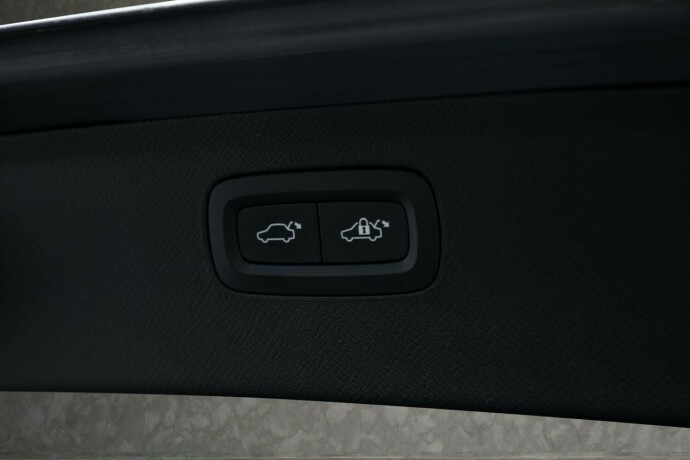 volvo-xc-90-elektrisitetbensin-2017-big-40