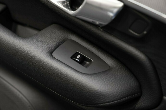 volvo-xc-90-elektrisitetbensin-2017-big-33