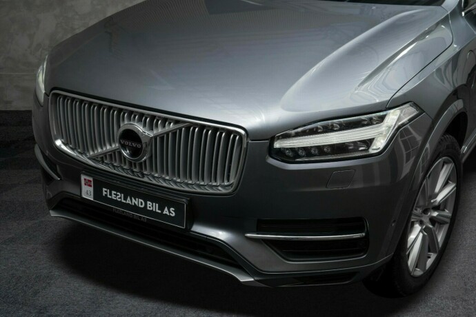 volvo-xc-90-elektrisitetbensin-2017-big-4