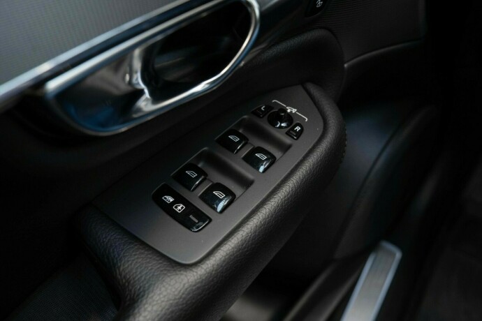 volvo-xc-90-elektrisitetbensin-2017-big-24