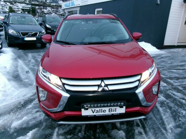 mitsubishi-eclipse-cross-bensin-2019-big-1