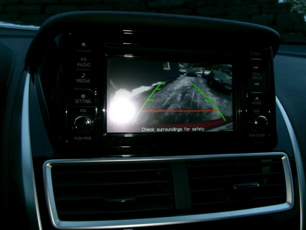 mitsubishi-eclipse-cross-bensin-2019-big-14