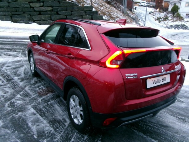 mitsubishi-eclipse-cross-bensin-2019-big-3