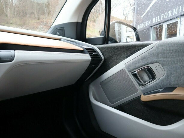 bmw-i3-elektrisitet-2015-big-16