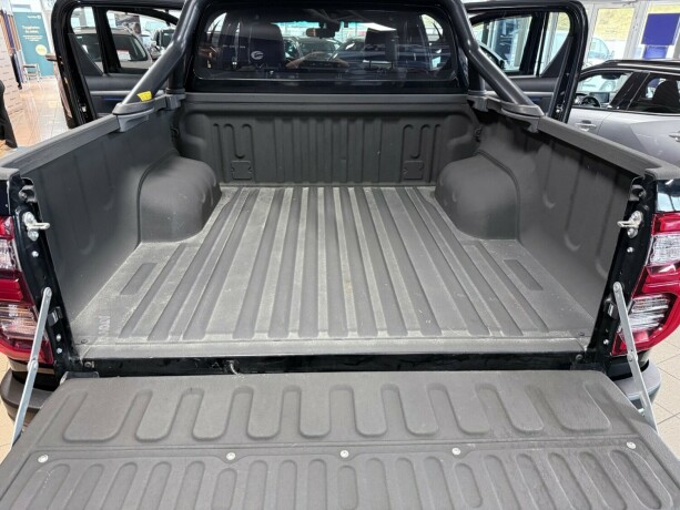 toyota-hilux-diesel-2021-big-36