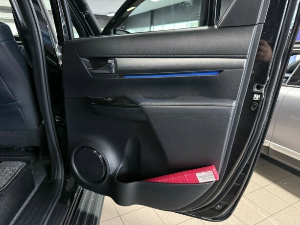 toyota-hilux-diesel-2021-big-34