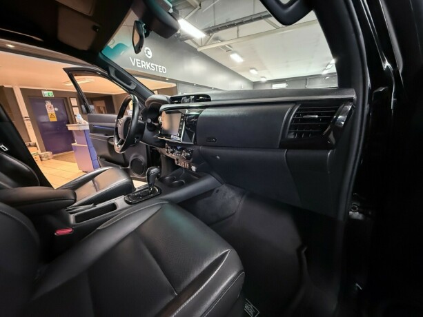 toyota-hilux-diesel-2021-big-33