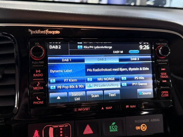 mitsubishi-outlander-plug-in-petrol-2017-big-21