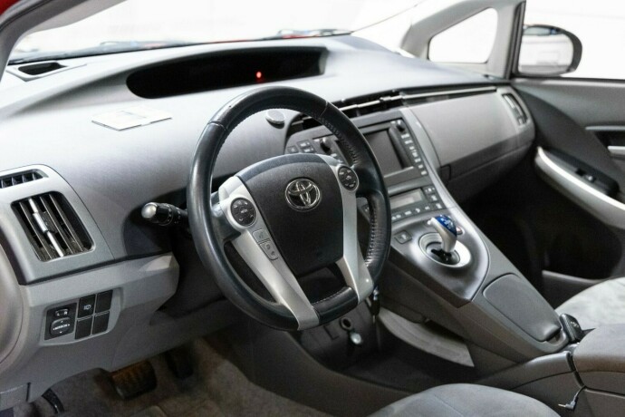 toyota-prius-bensin-2009-big-5